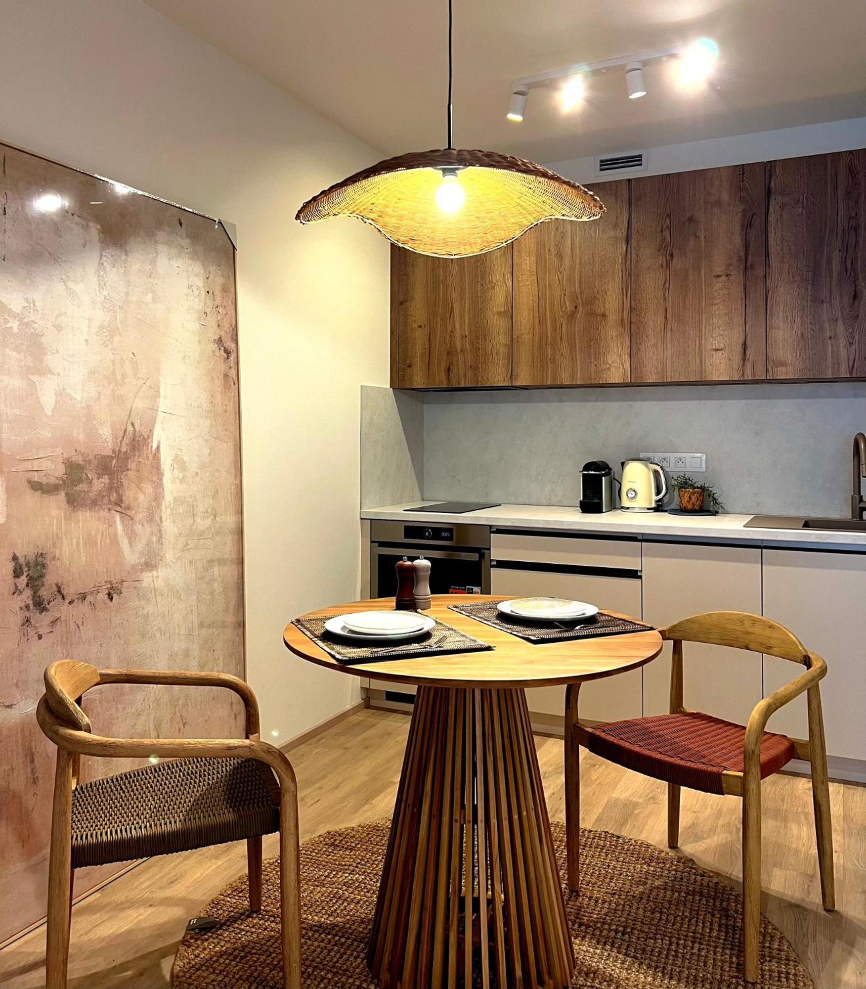 Japandi Pearl Stylish New Praha